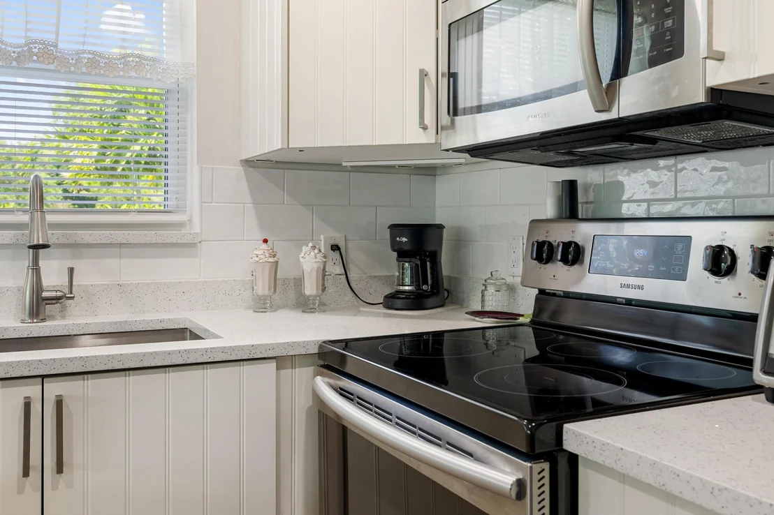 Photo of Unit P at 341 Markham Cres