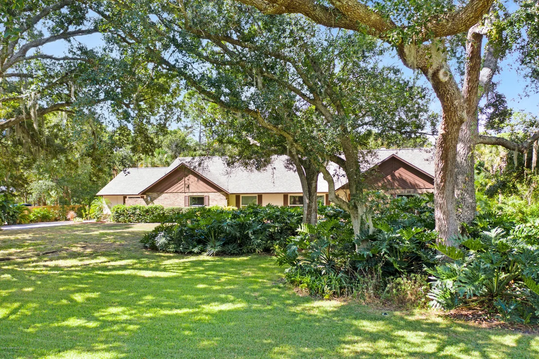 Photo of 1720 Hidden Lake Drive