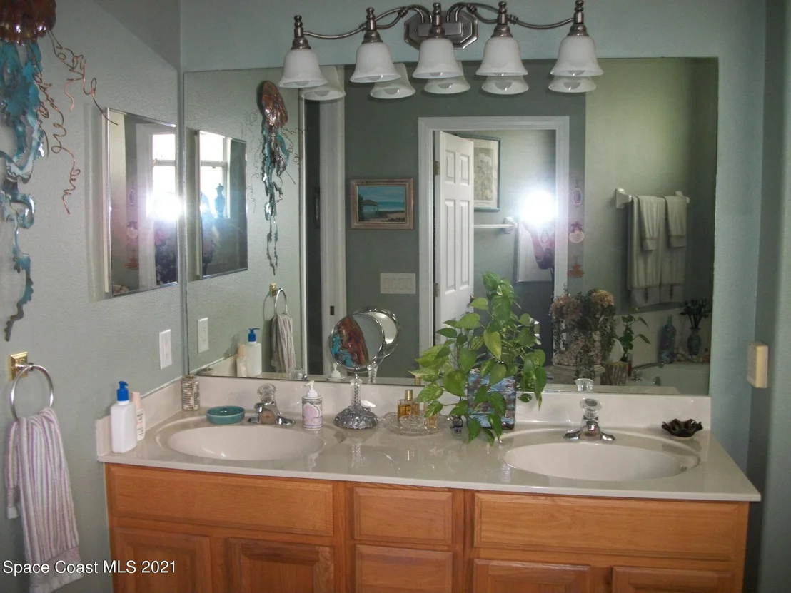 Photo of 1700 Whitman Drive