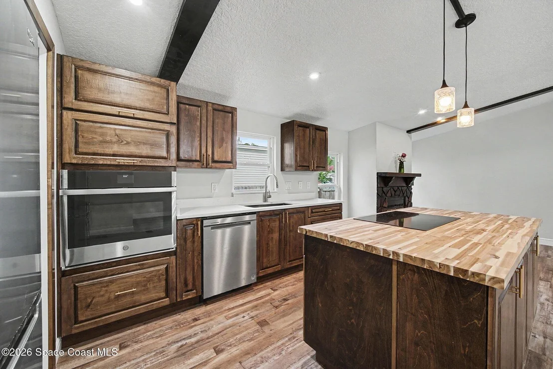 Photo of 24414 Maxwell Street
