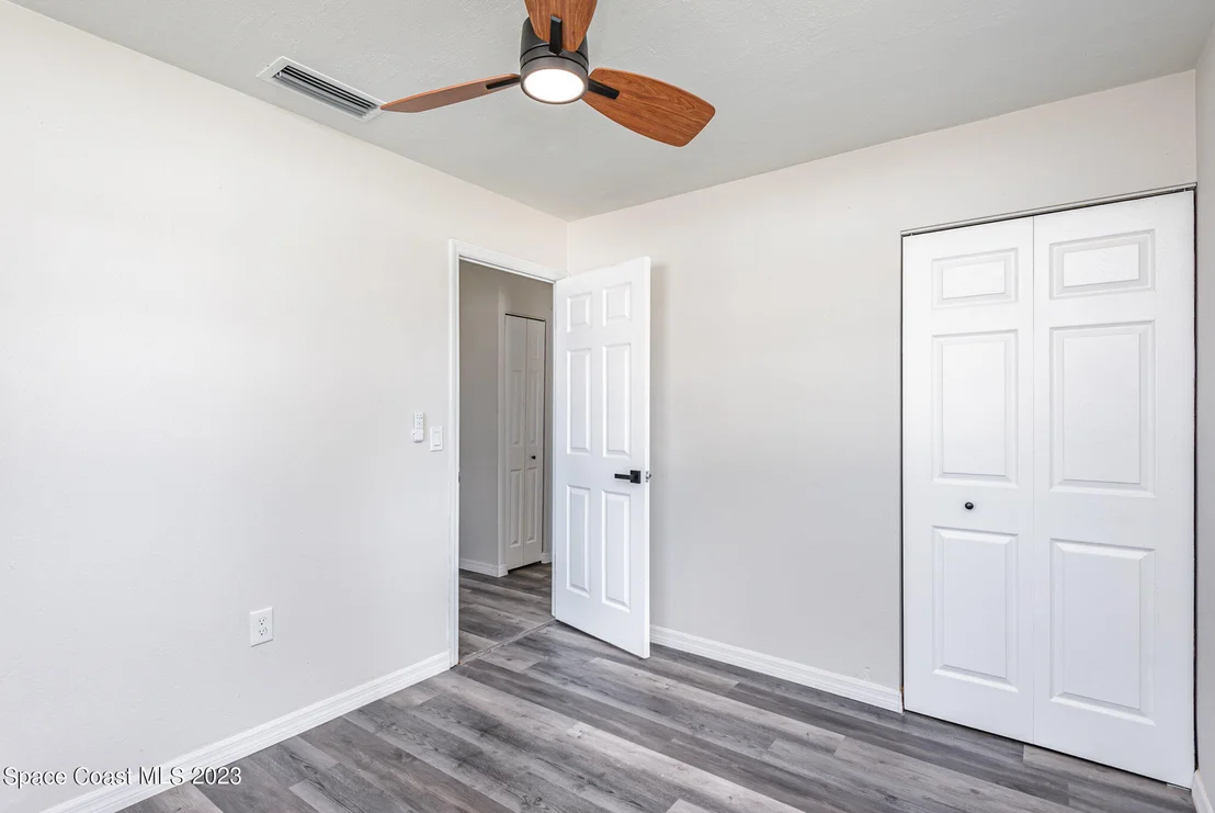 Photo of 4075 Robinhood Drive