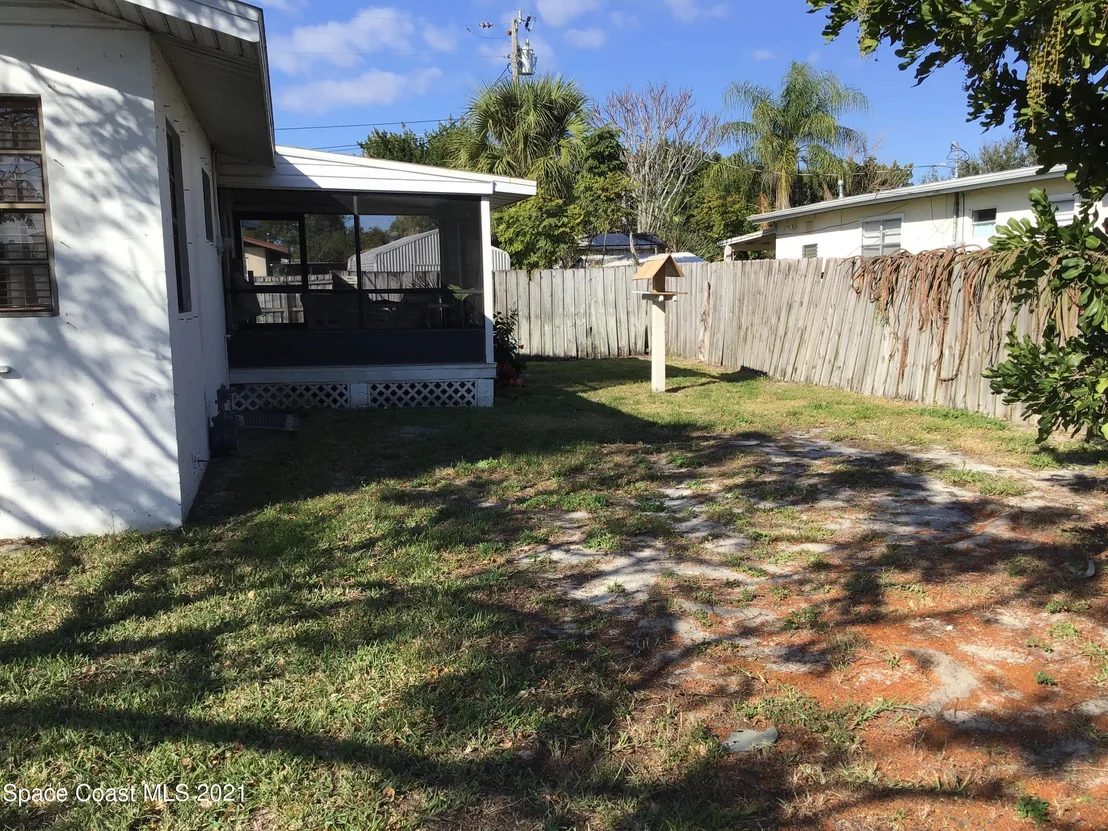 Photo of 301 Live Oak Lane