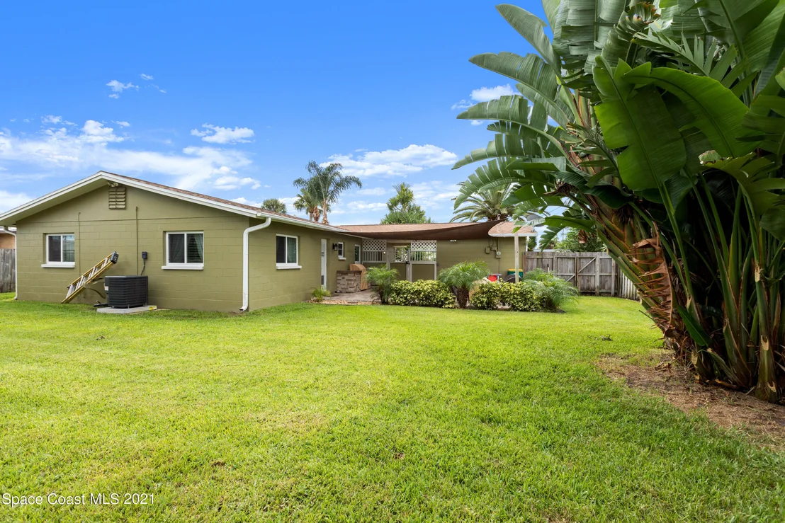 Photo of 2416 Lakeview Drive