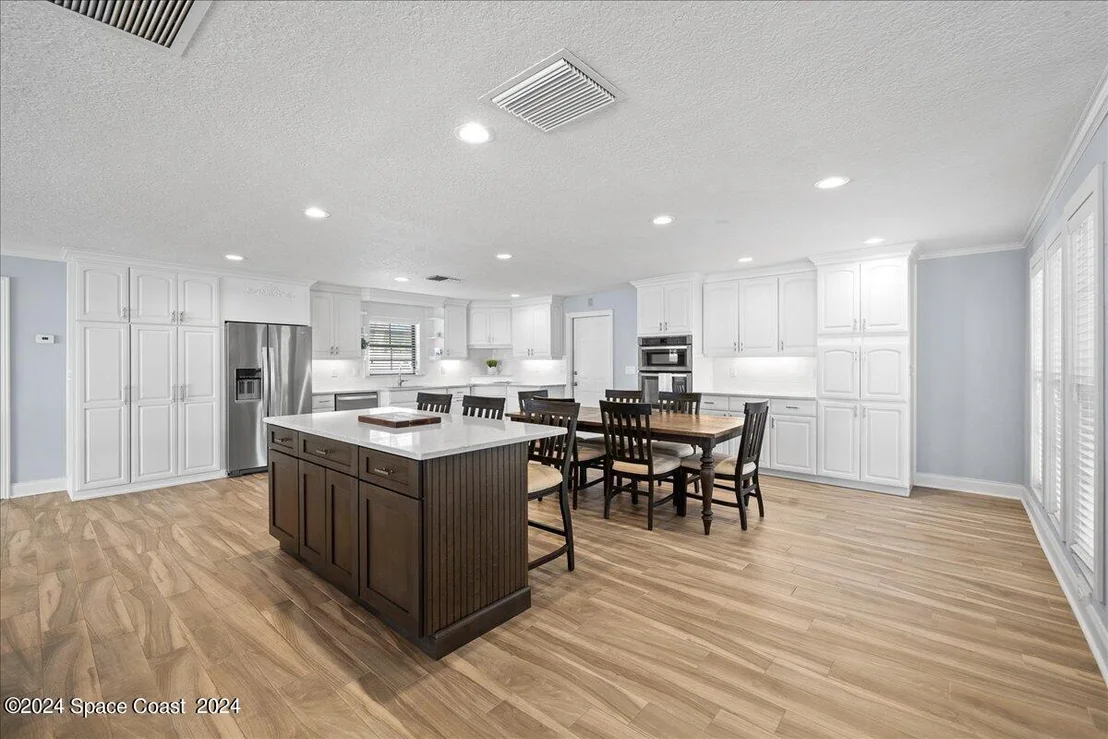 Photo of 206 Riverside Drive