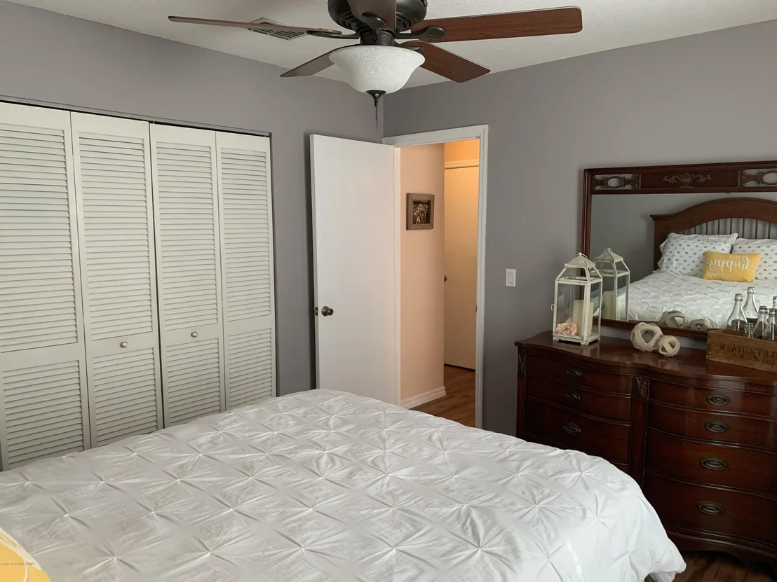 Photo of 5275 Devon Street