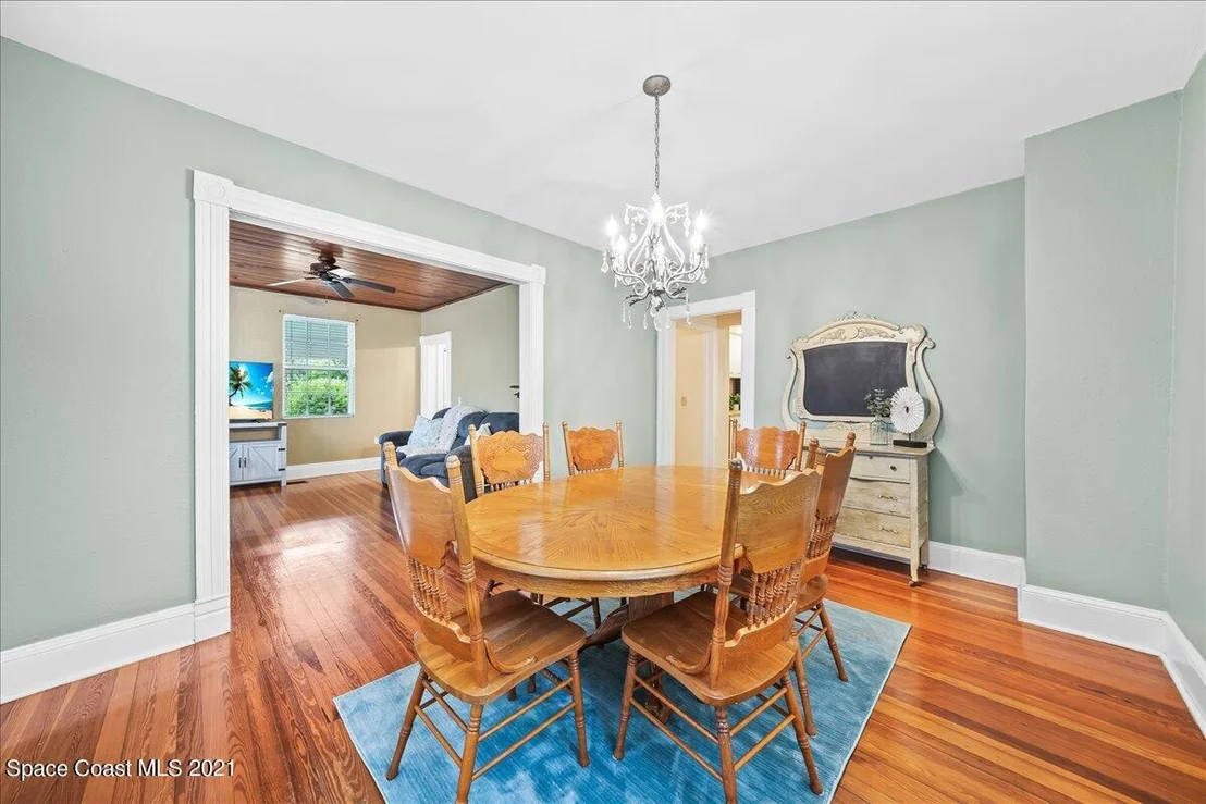 Photo of 1800 Pineapple Avenue
