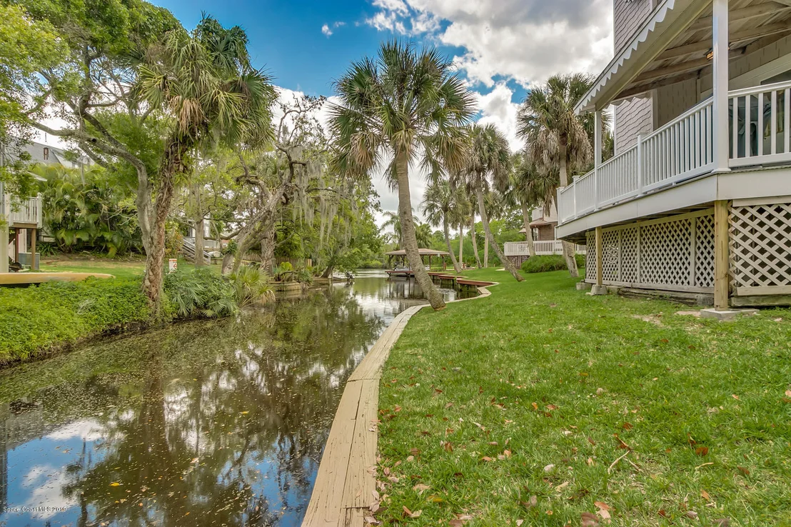 Photo of 981 Mandarin Drive NE