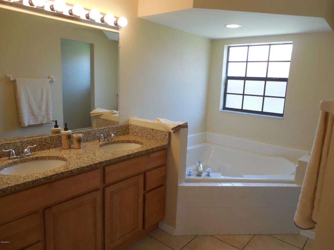 Photo of 6995 Bright Avenue