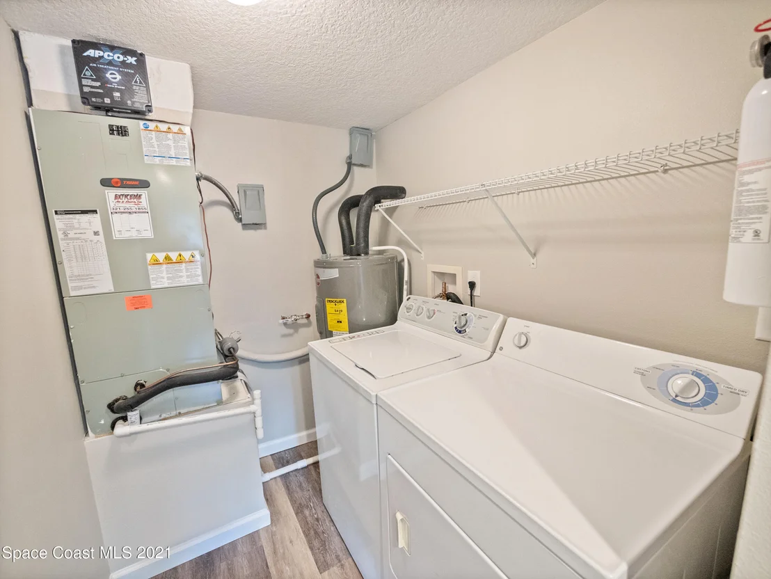 Photo of Unit 109 at 3901 Dixie Highway NE