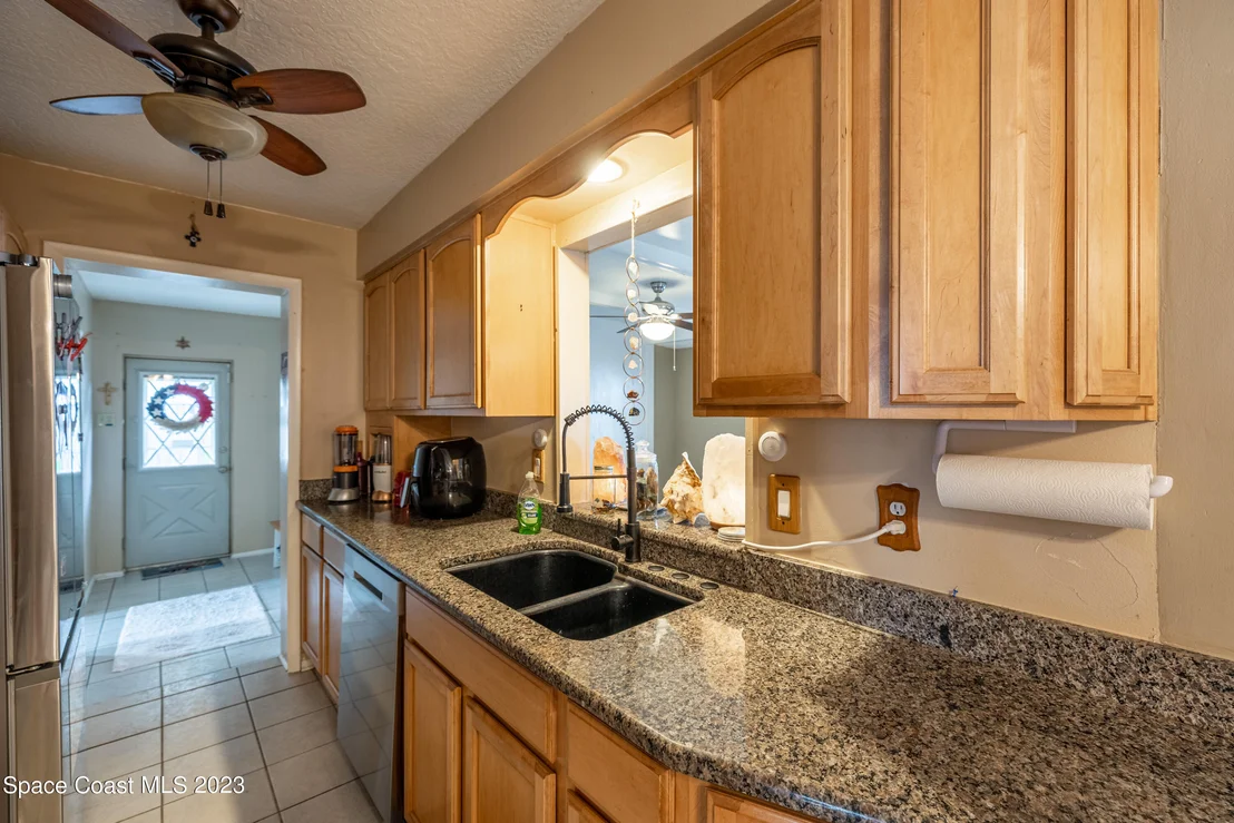 Photo of 3051 Edgewood Drive NE
