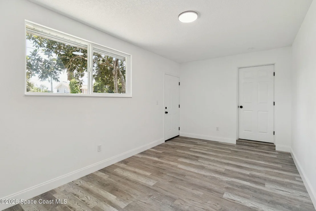 Photo of 949 Lexington Road