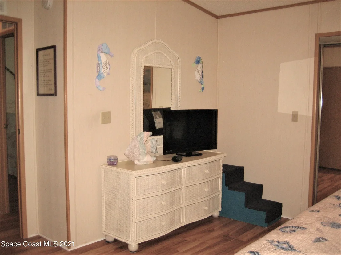 Photo of 2329 Coconut Palm Drive NE
