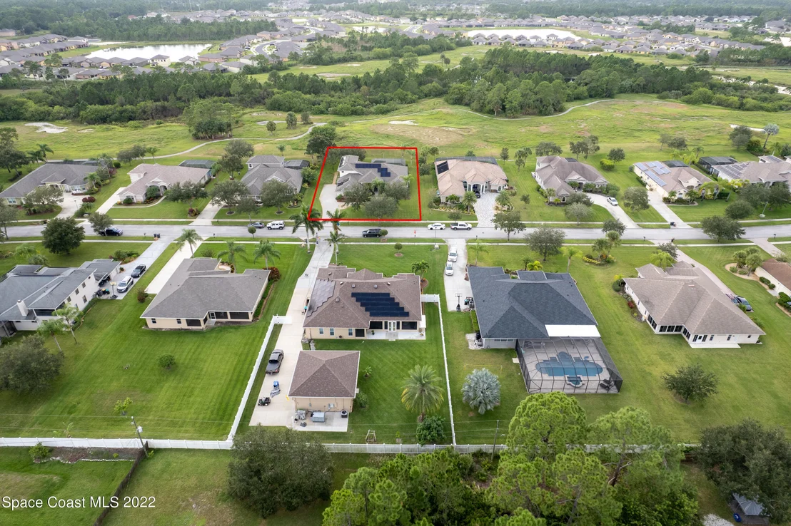 Photo of 2112 Windbrook Drive SE