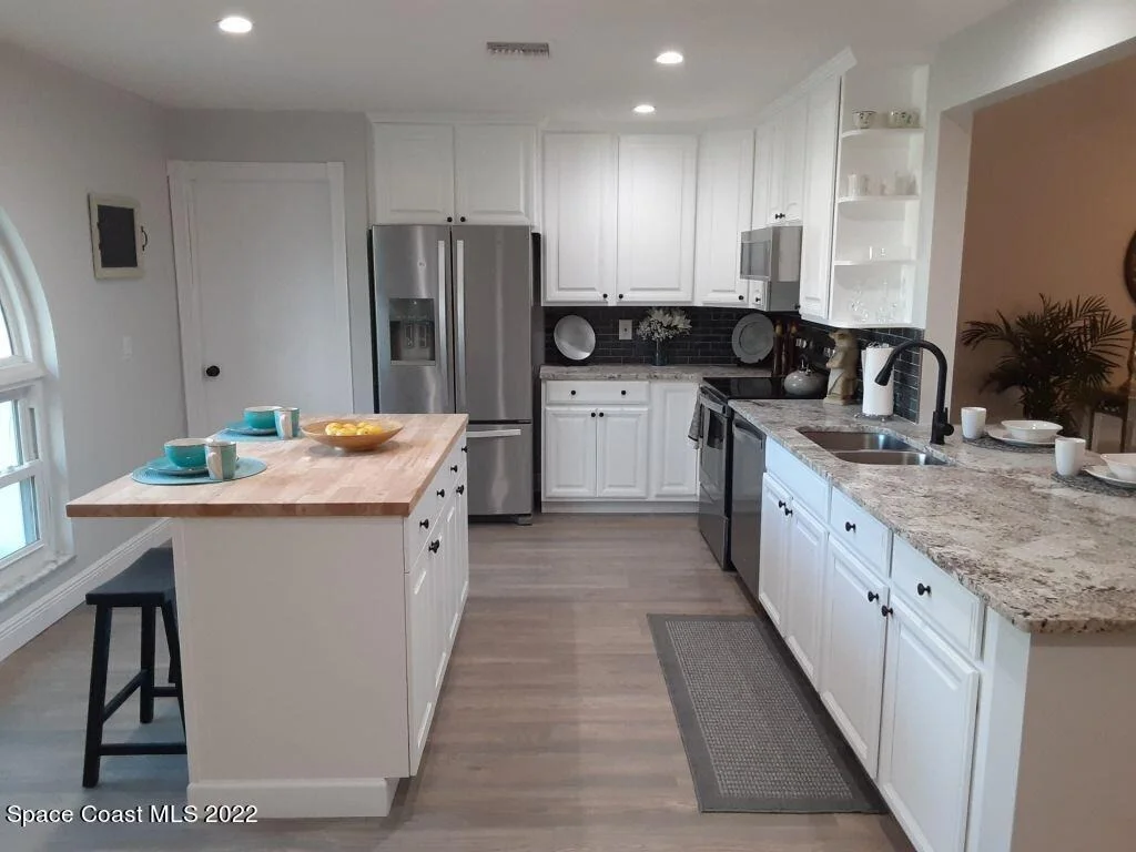 Photo of 562 Balcom Terrace SE