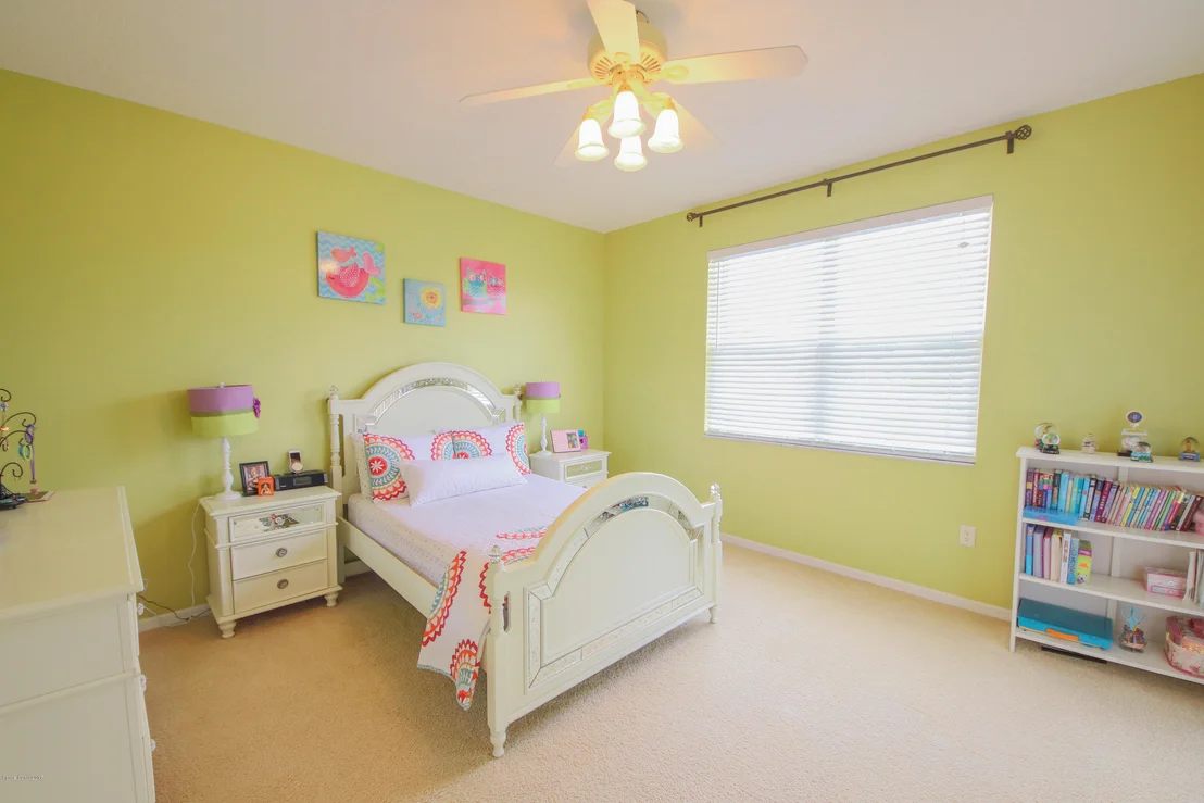 Photo of 885 Chatsworth Drive