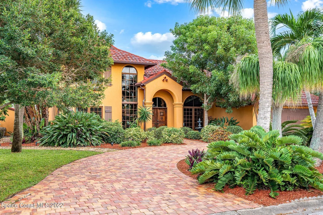 Photo of 442 Riverview Lane
