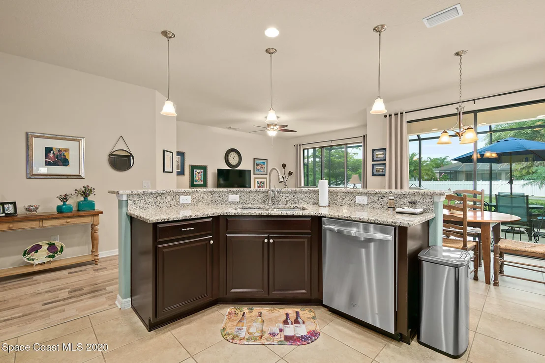 Photo of 968 Buckthorn Trail