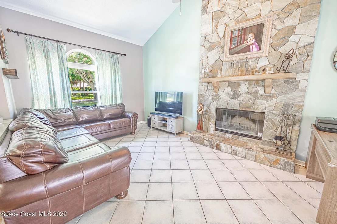 Photo of 2755 School Drive NE