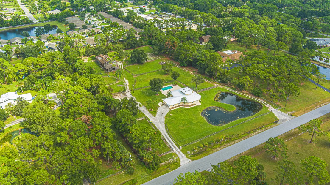 Photo of 4300 Pinewood Road