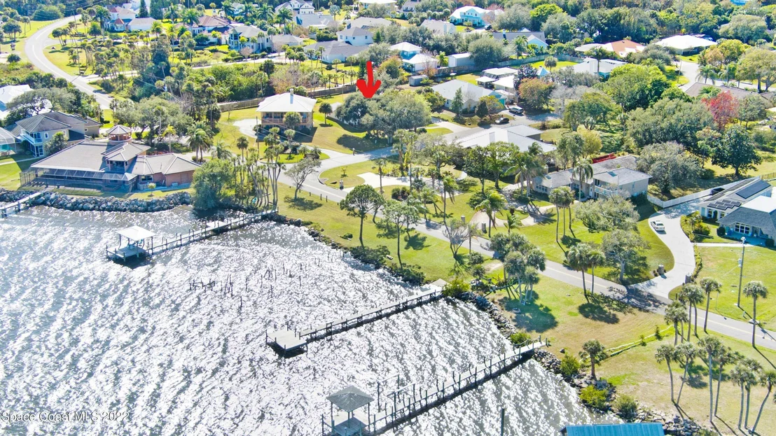 Photo of 115 River Road Circle