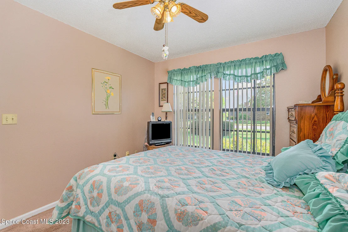 Photo of 1241 Lakeview Drive