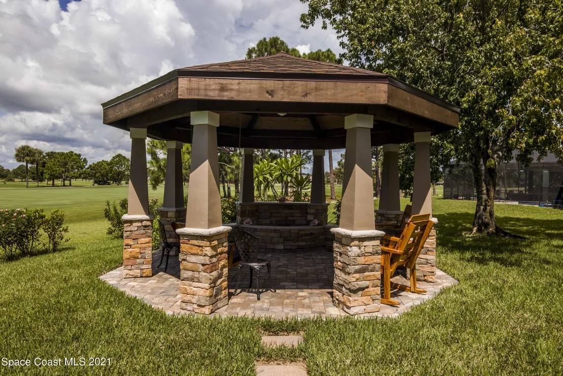 Photo of 530 Whispering Pines Circle