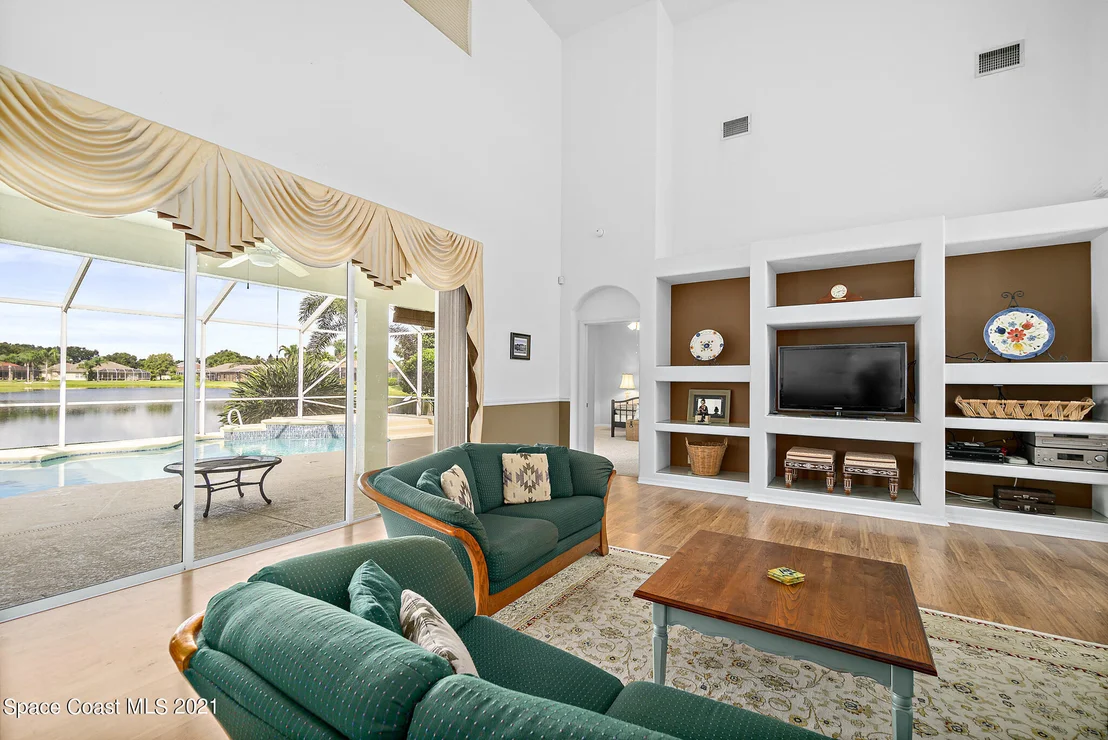 Photo of 5876 Arlington Circle