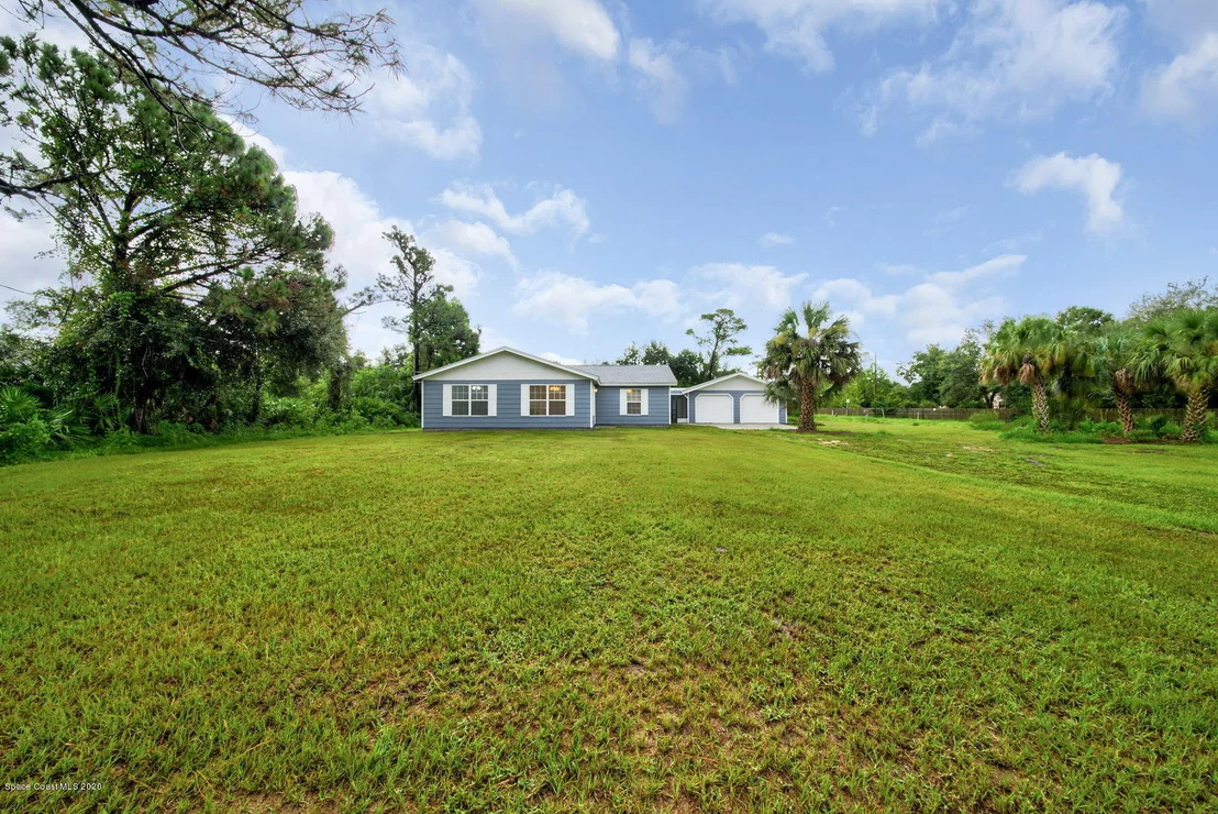 Photo of 4005 Alan Shepard Avenue