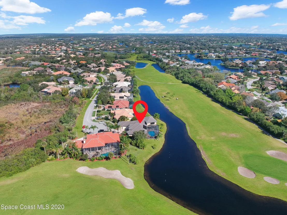 Photo of 975 Chatsworth Drive