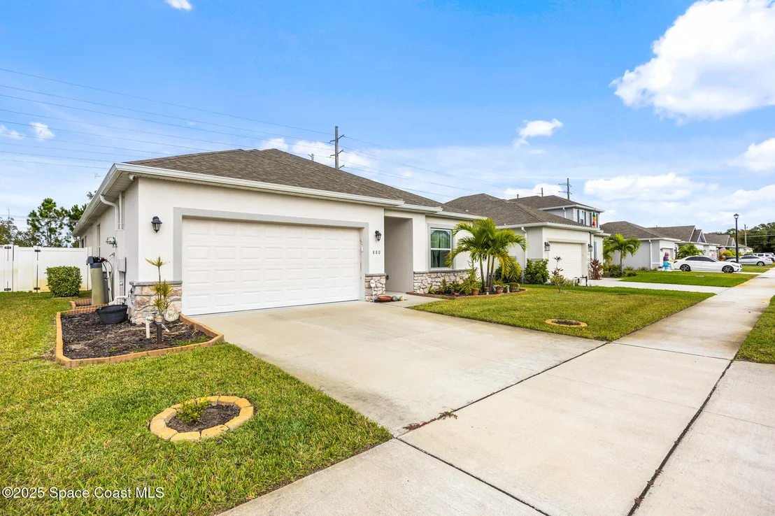 Photo of 880 Covington Court