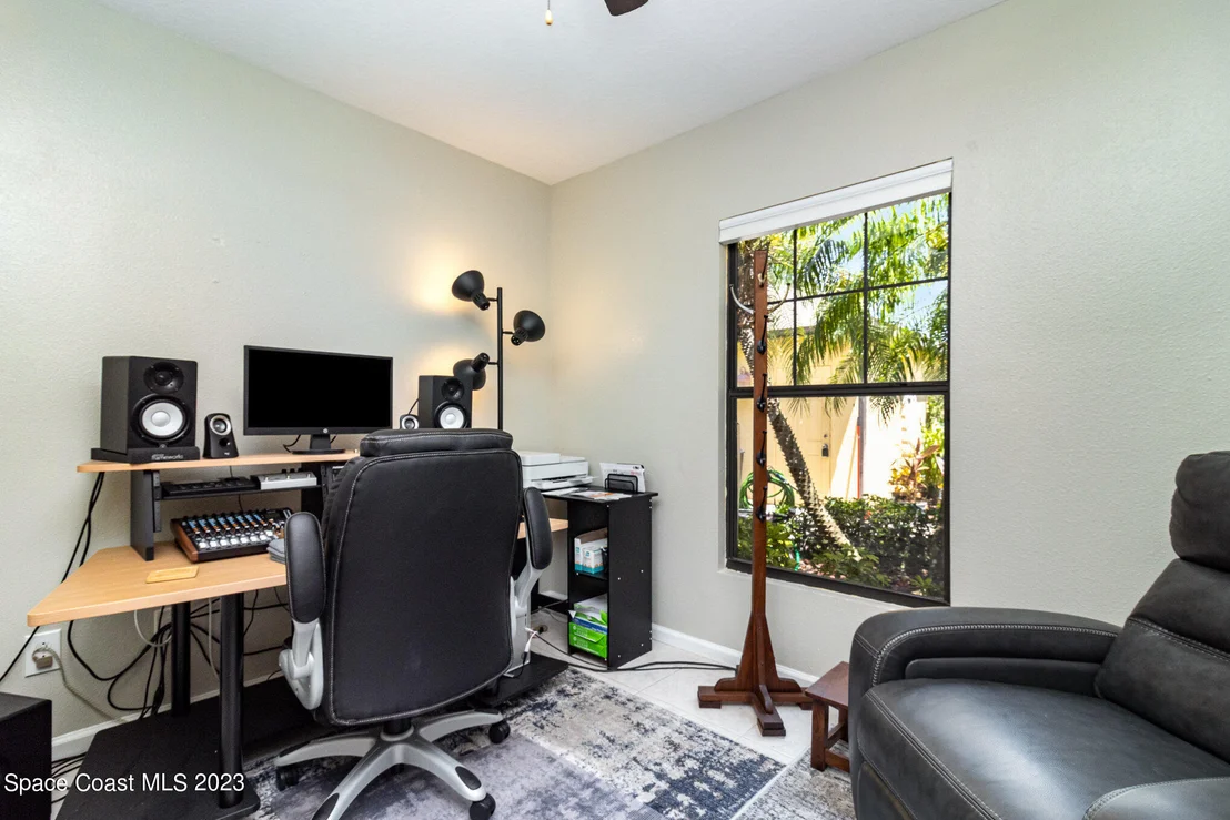 Photo of Unit 103 at 950 Luminary Circle