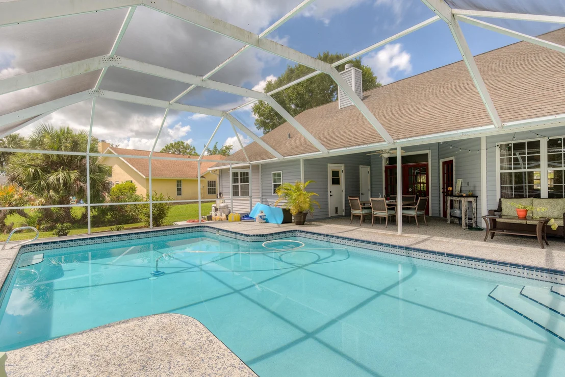 Photo of 4587 Canard Road