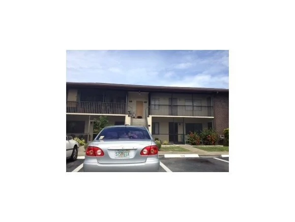 Photo of Unit 106 at 3213 Murrell