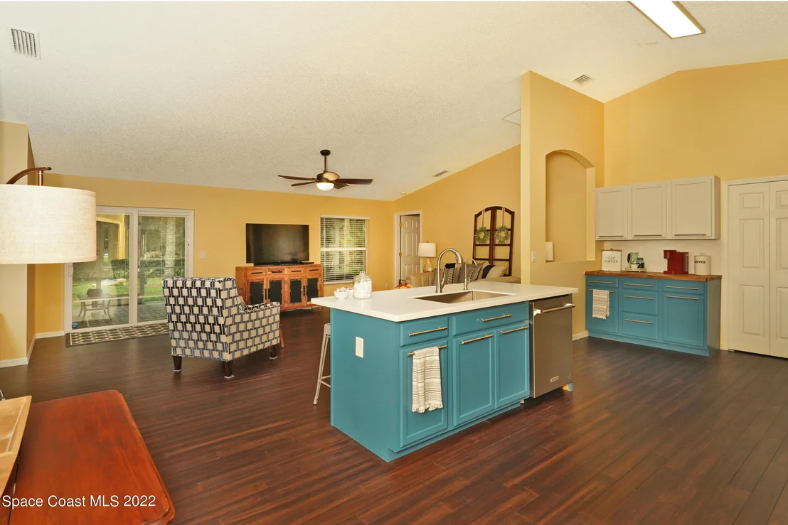Photo of 6035 Adele Street
