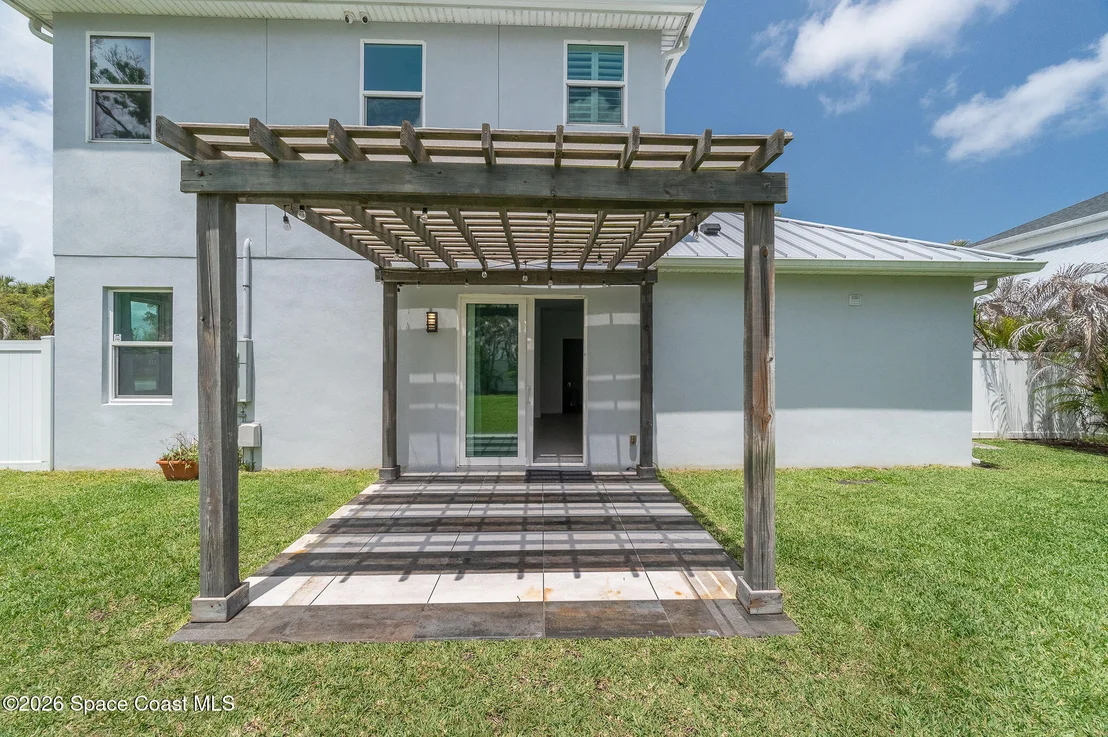 Photo of 2093 Greenway Drive