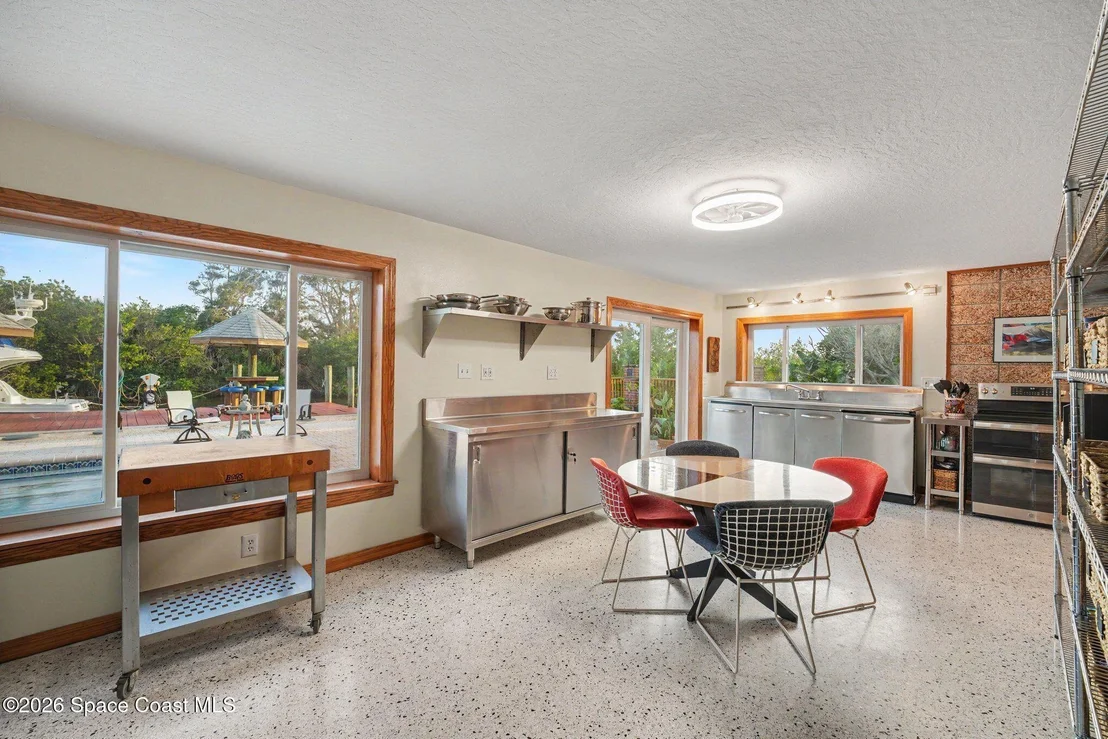 Photo of 459 Angelo Lane