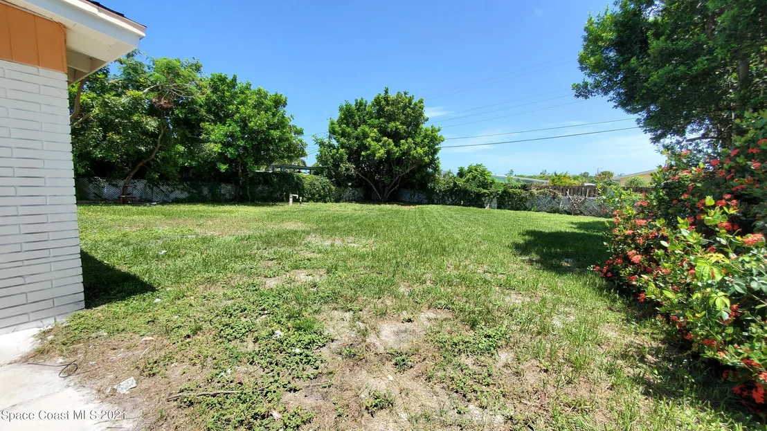 Photo of 1057 Cabot Drive NE