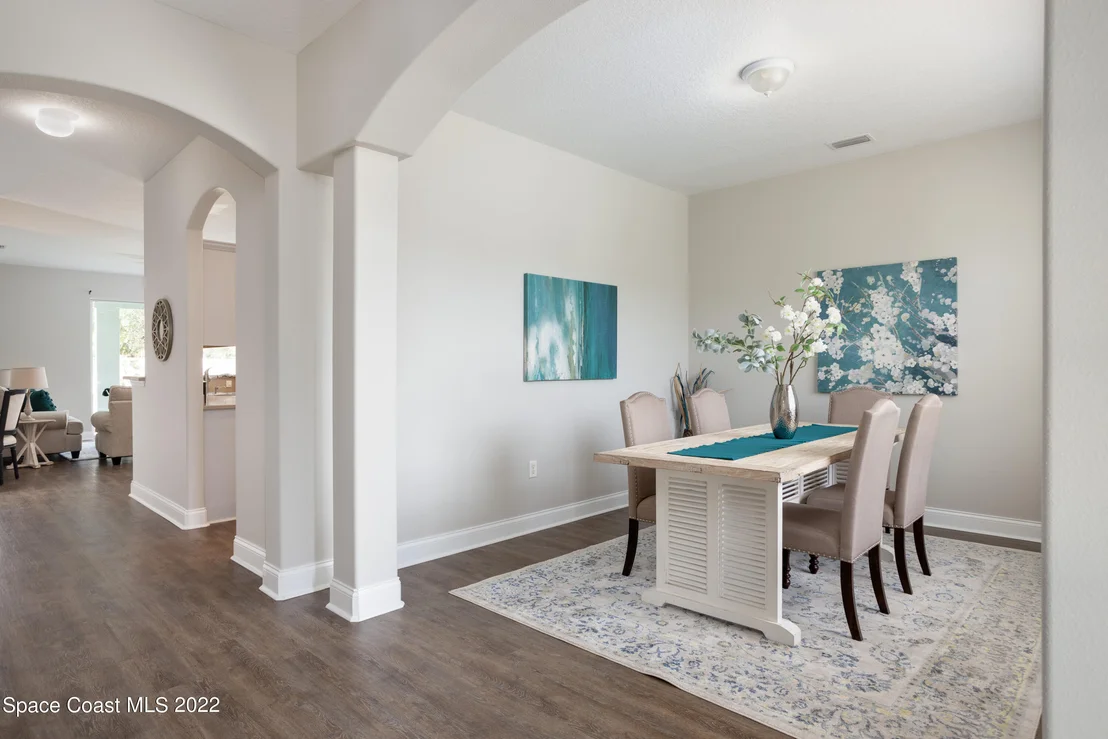 Photo of 1660 Bridgeport Circle