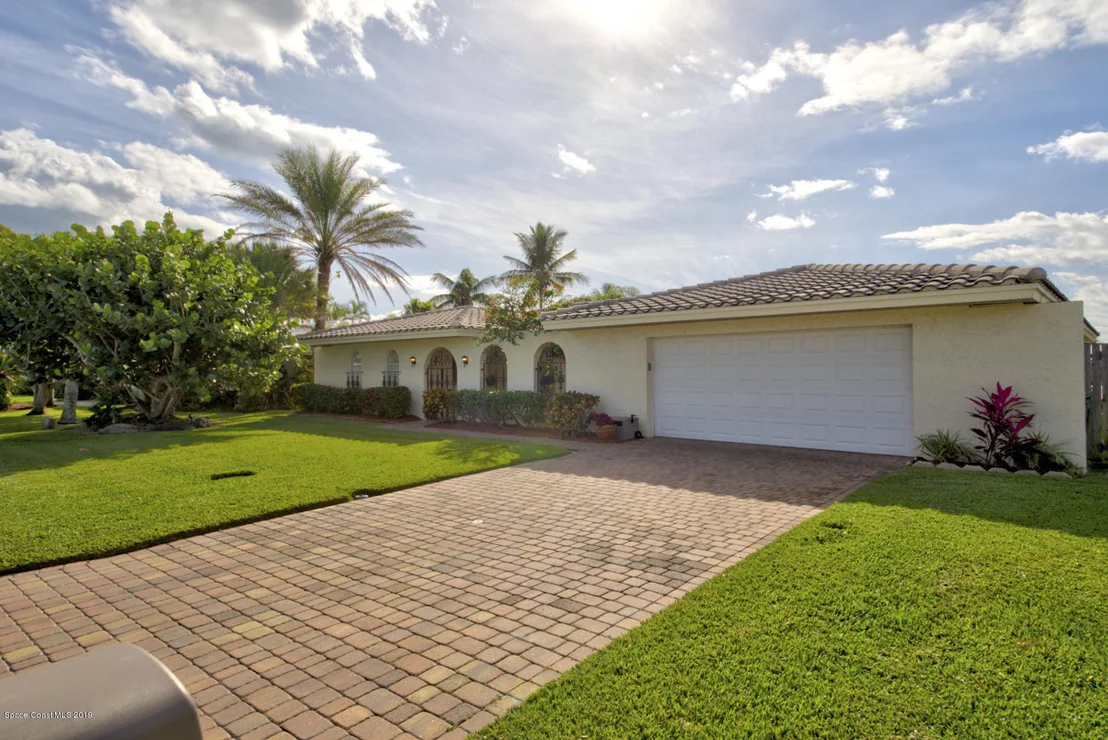 Photo of 343 Dorset Drive