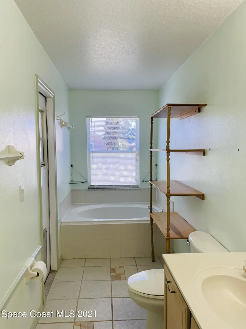 Photo of 652 Seven Gables Circle SE