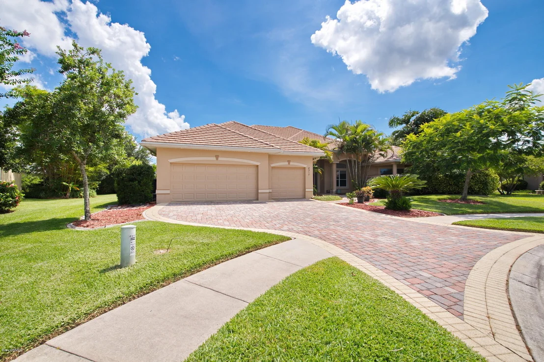 Photo of 8317 Cromwell Place