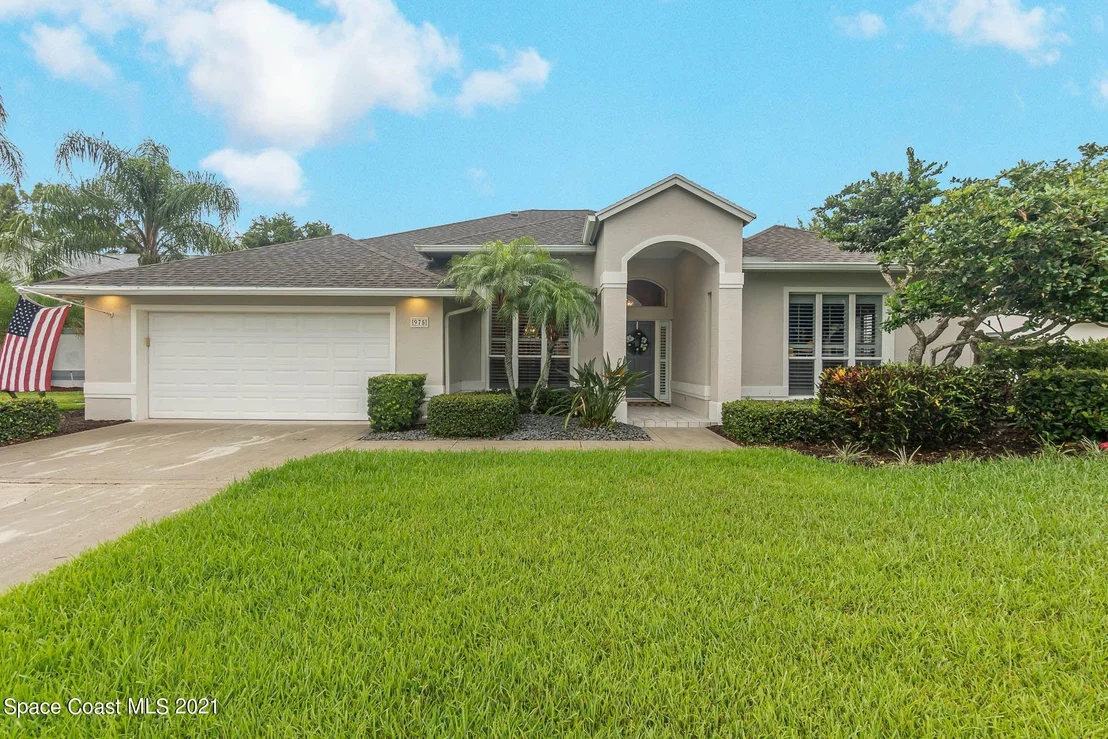 Photo of 975 Somerset Lane