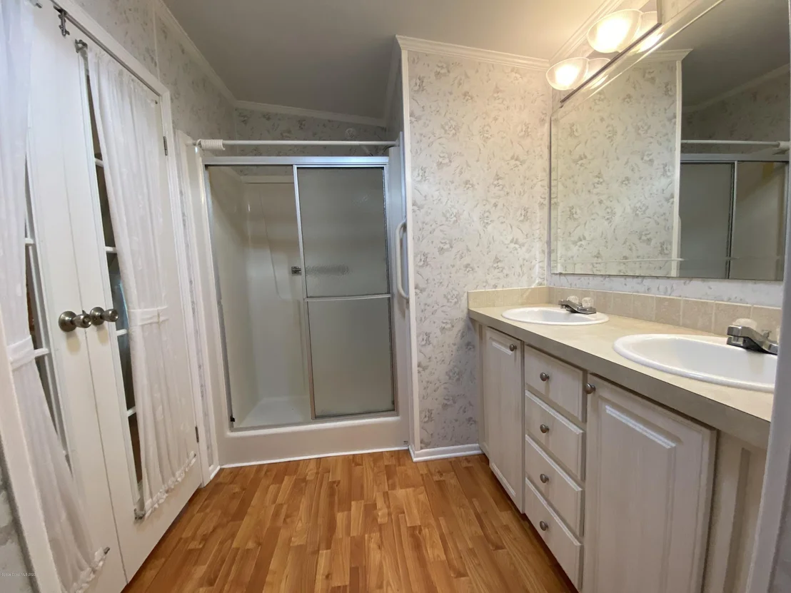 Photo of 5483 Bannock Street