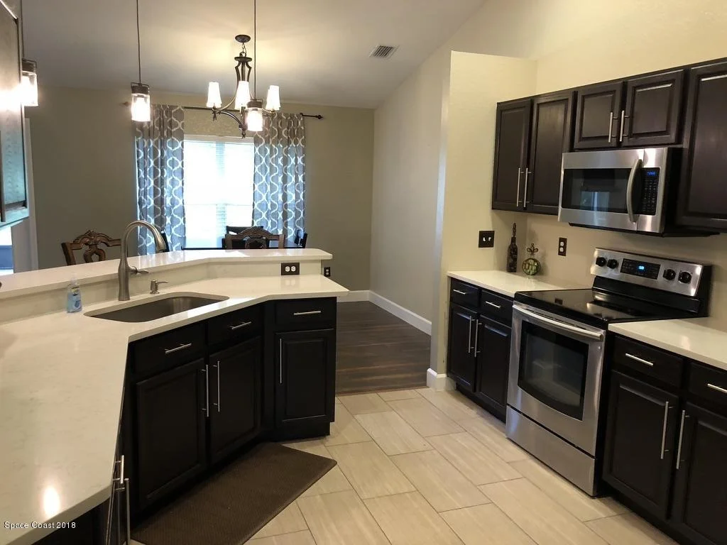 Photo of 941 Hollister Drive