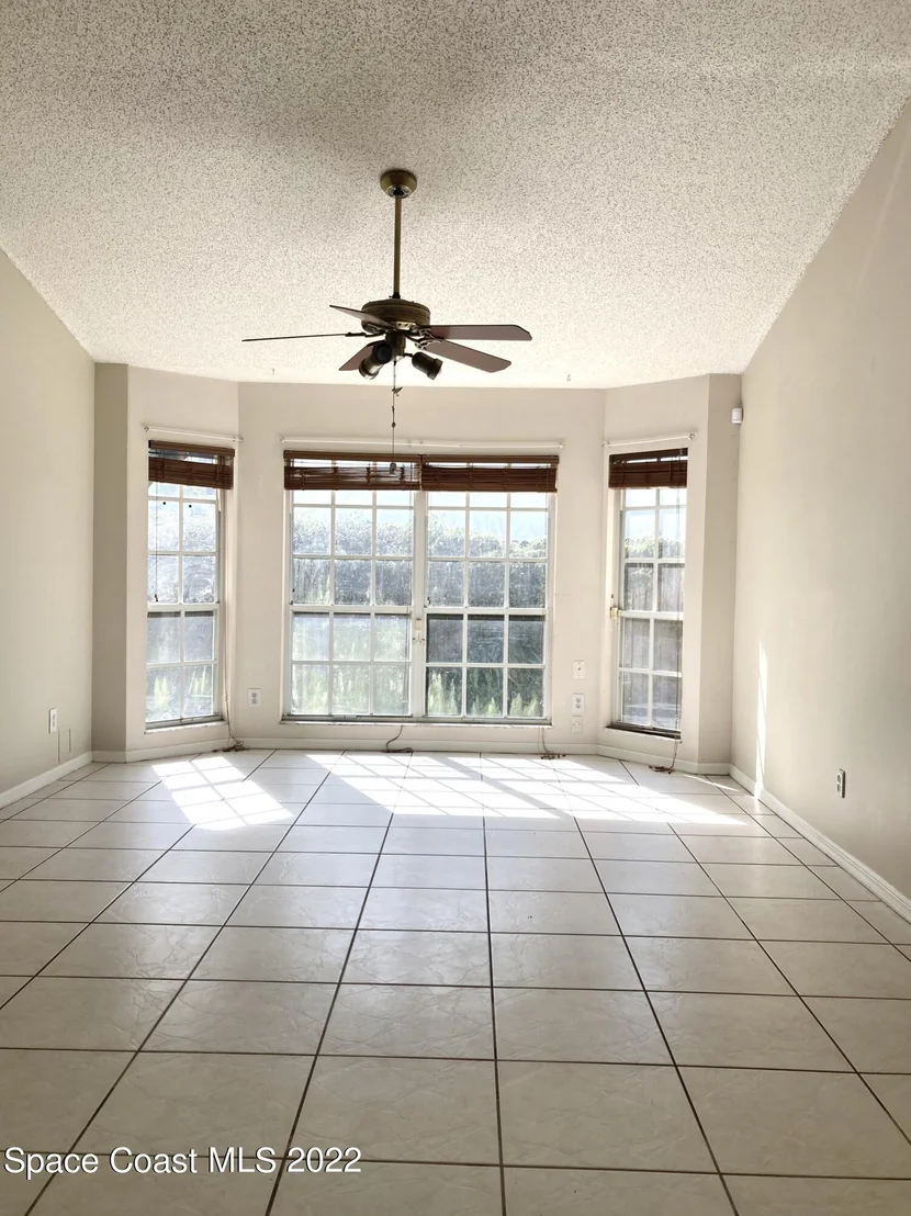 Photo of 874 Brookview Lane