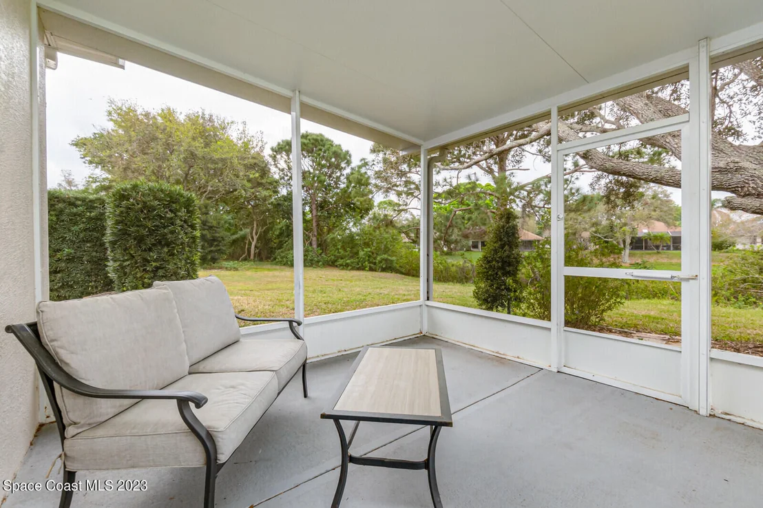 Photo of 859 Villa Drive