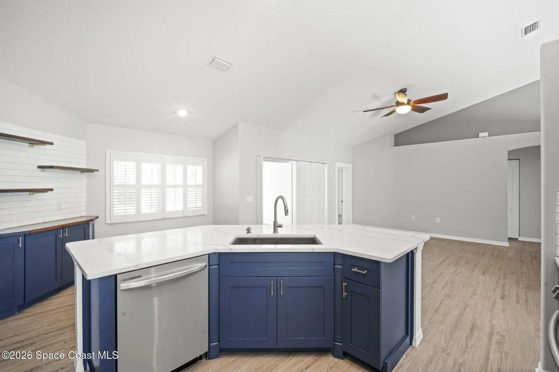 Photo of 425 La Veta Drive