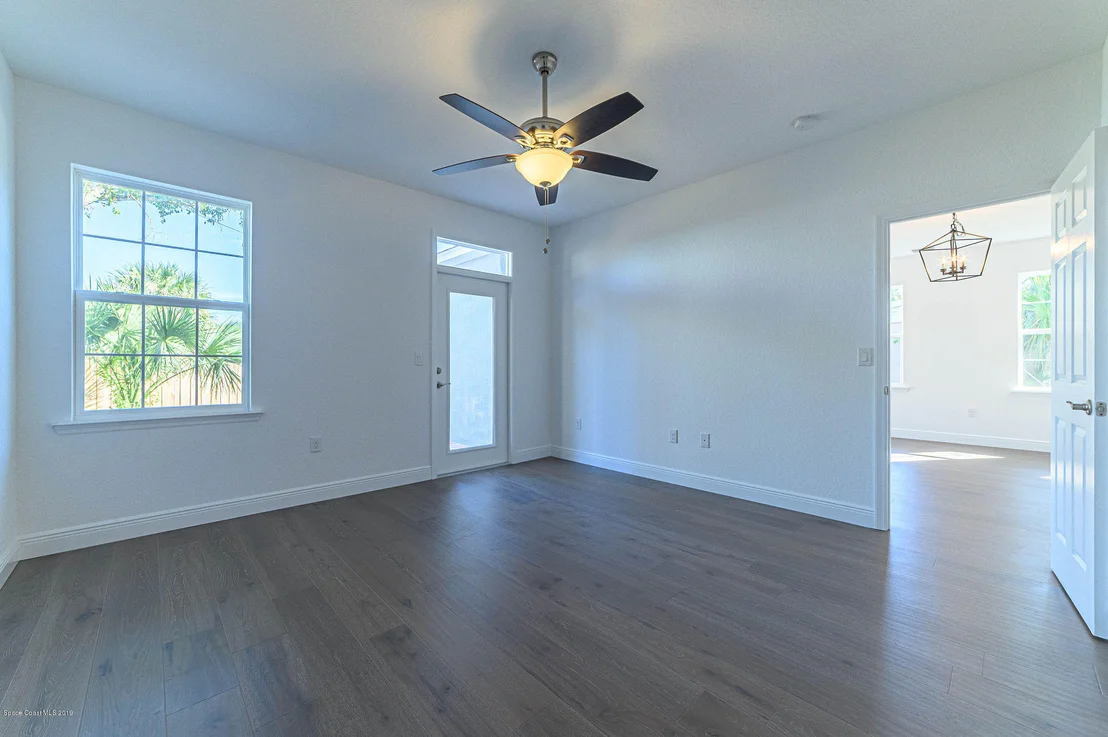 Photo of 435 Crescent Drive
