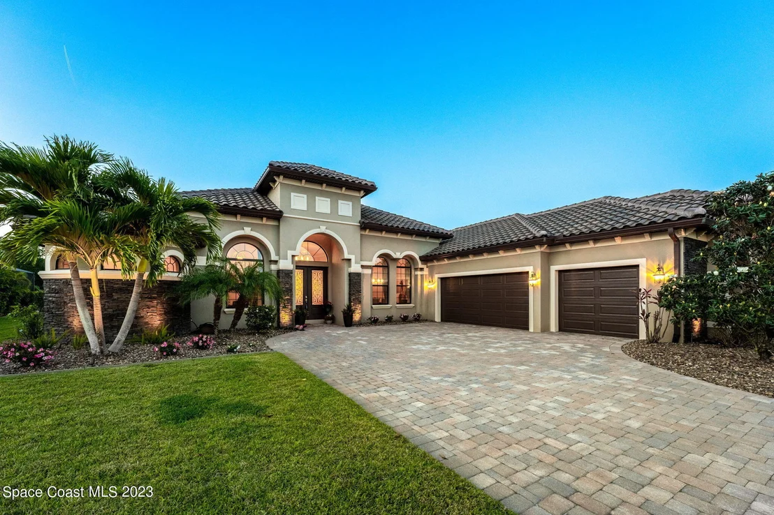 Photo of 814 Lorenza Place