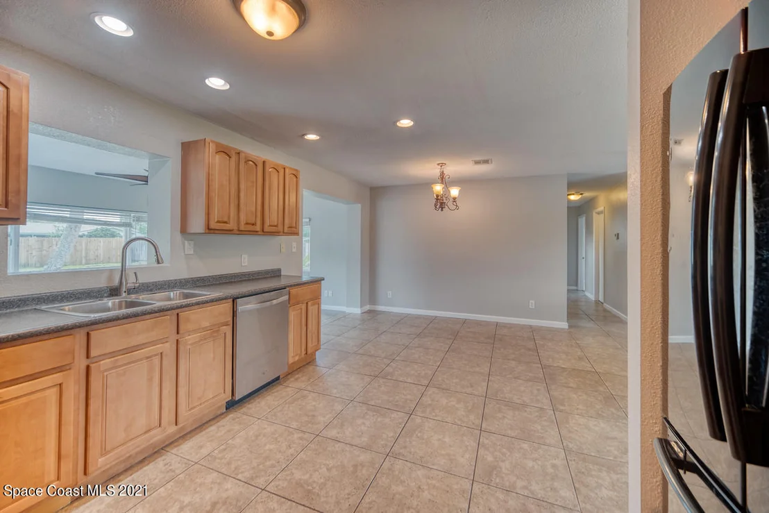 Photo of 1215 Pinetree Drive